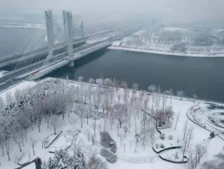 河南今日降雪预警，雪景虽美，出行需谨慎