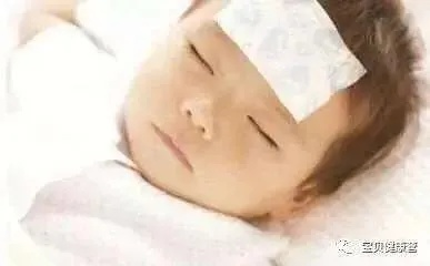 婴儿发烧手脚冰凉头很烫？一文读懂原因与正确应对方法